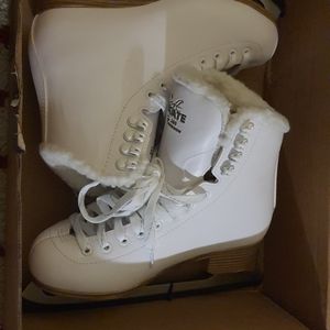 Ice skates size 6